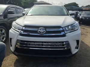 Toyota Highlander XLE 4dr SUV (3.5L 6cyl 6A) 2015 White