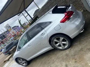 Toyota Venza XLE 4dr Wagon AWD (3.5L 6cyl 6A) 2014 Silver