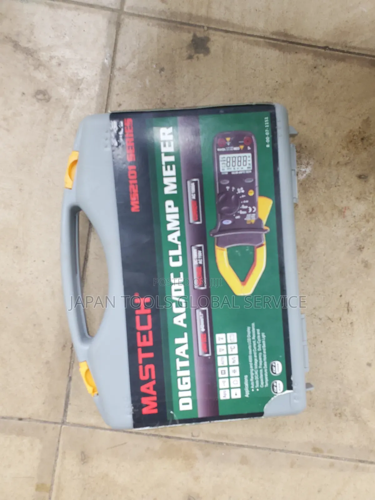 Digital Clamp Meter
