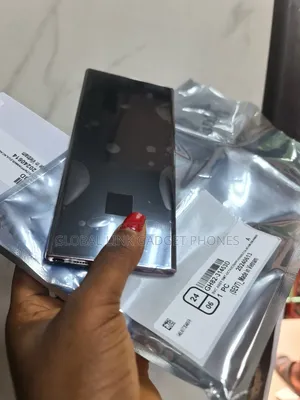 Samsuny Galaxy Note20 Ultra Follow Come Screen Available