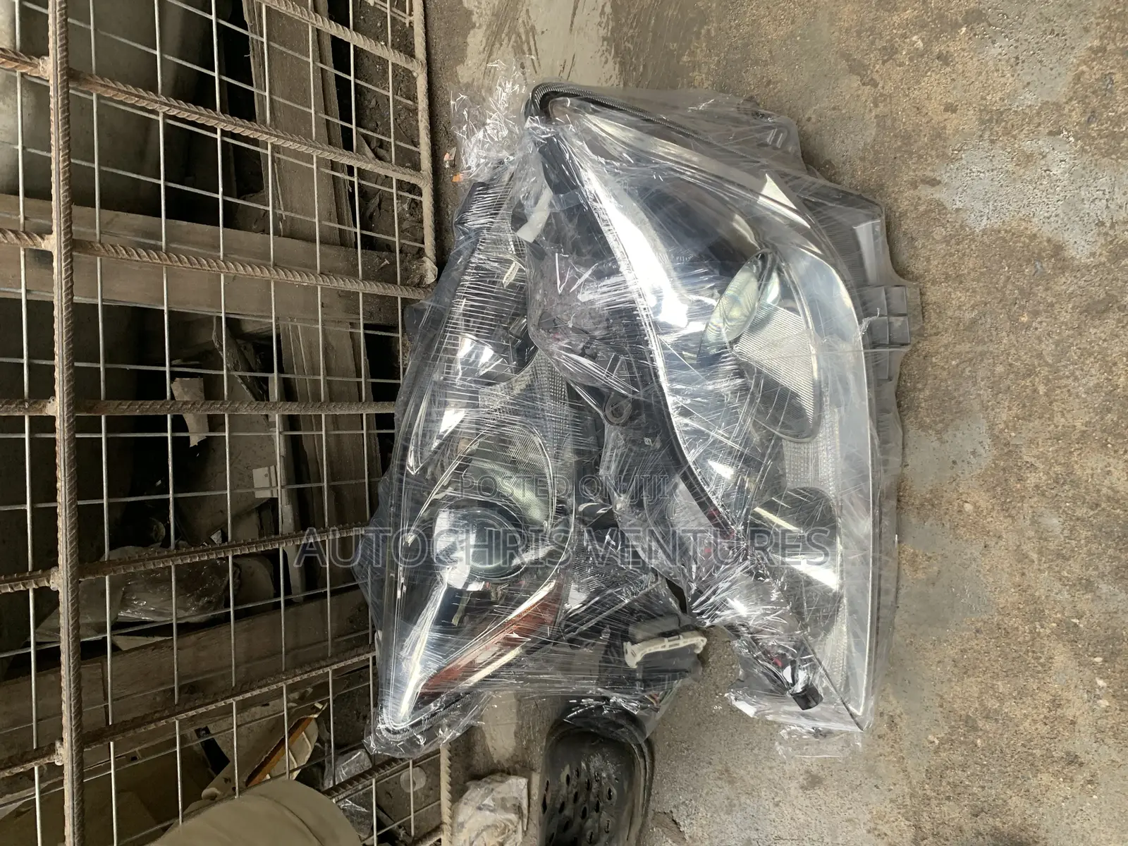 Headlamp Is250 2010