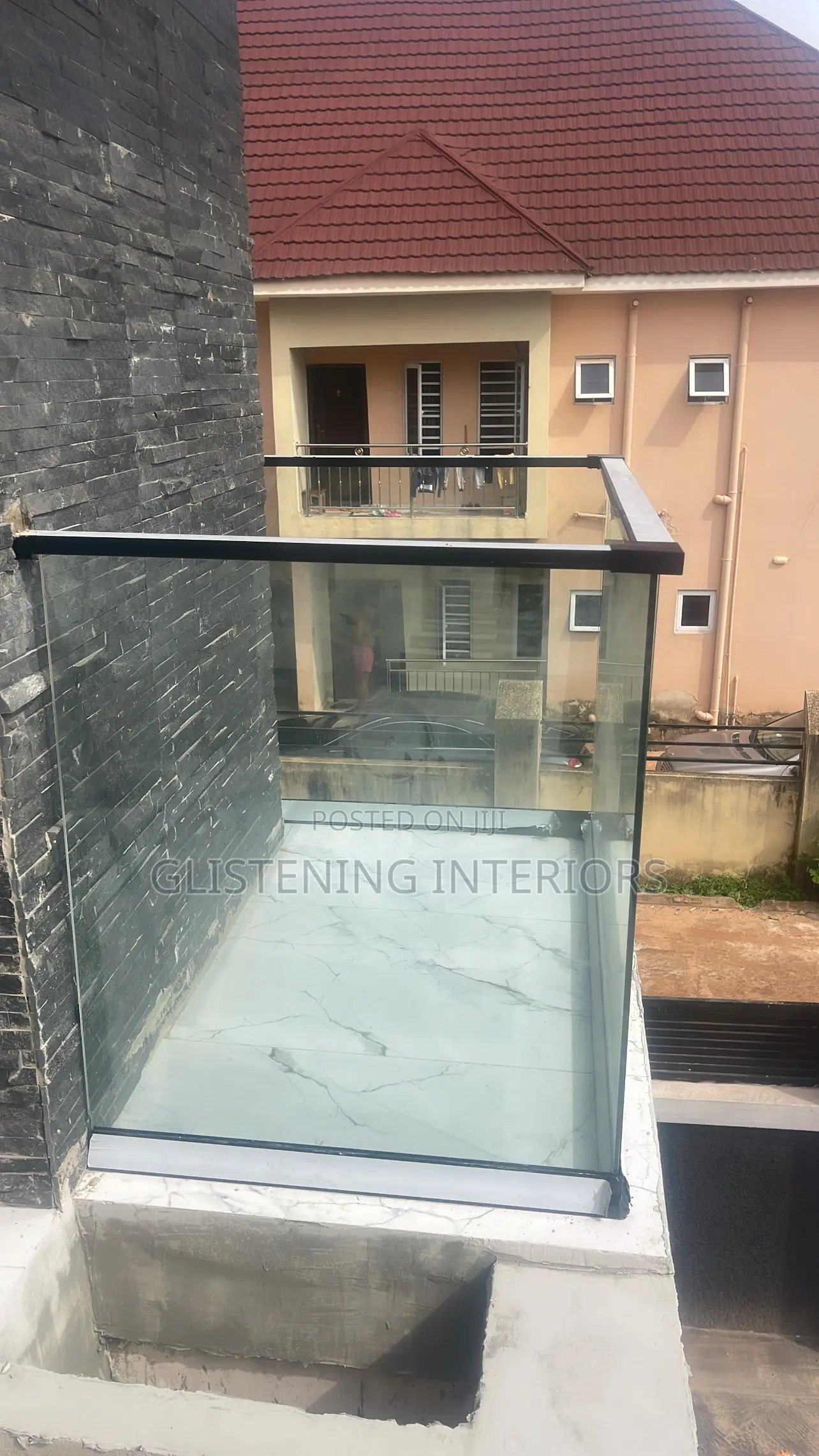 Frameless Balcony Design