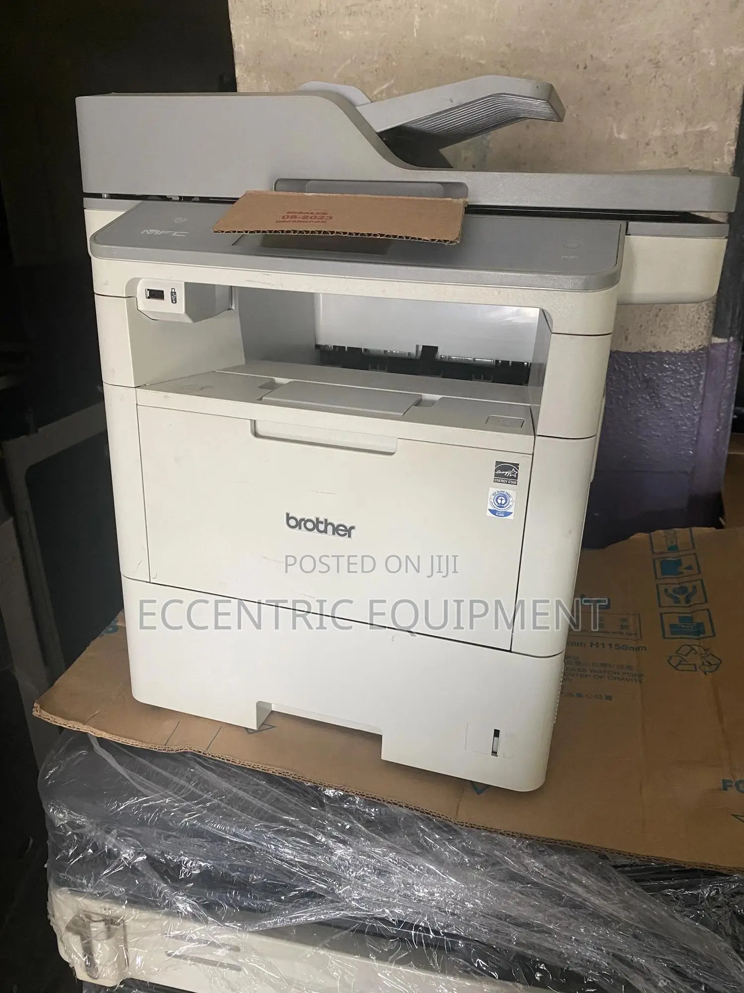 Brother MFC L6800dw Photocopier