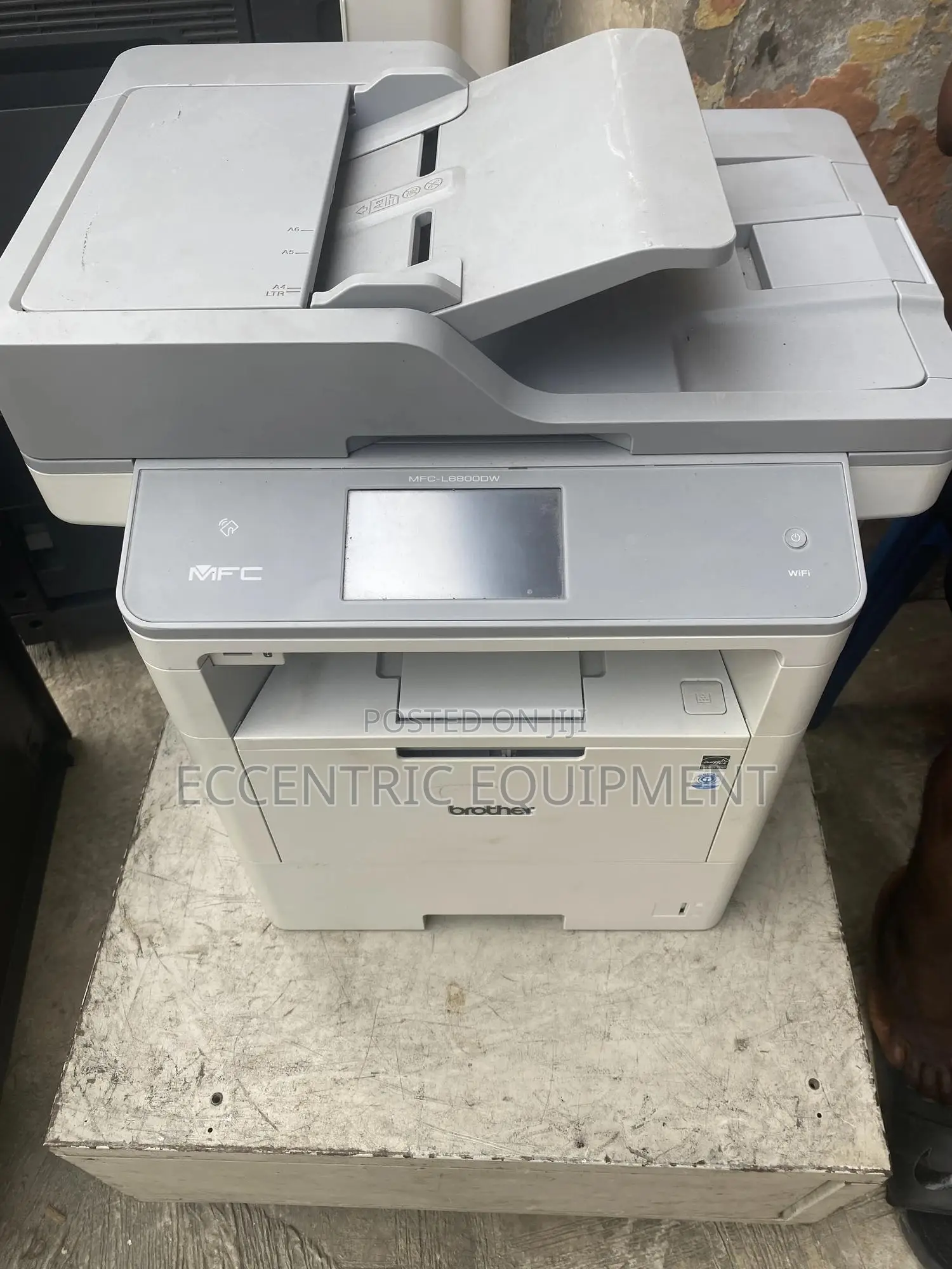 Brother MFC L6800dw Photocopier