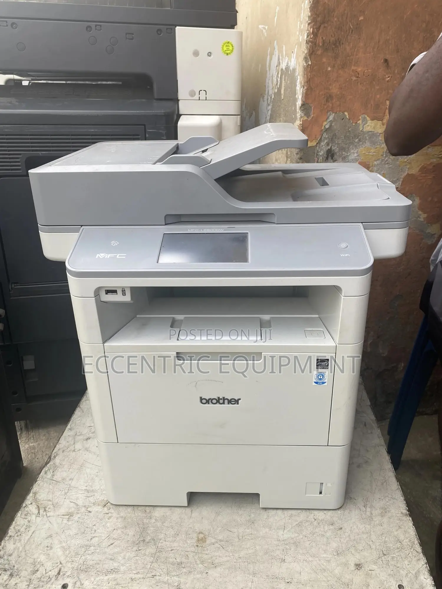 Brother MFC L6800dw Photocopier
