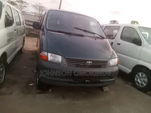 Toyota HiAce 2004 Green