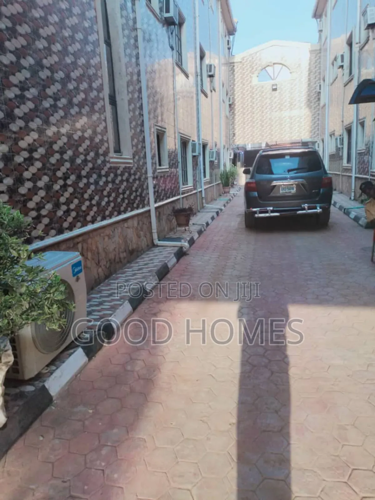 Executive 52rooms Hotel Working for Sale