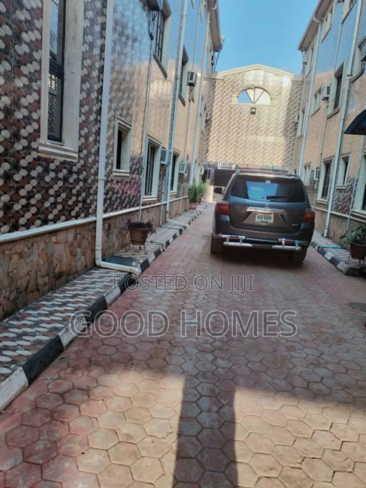 Executive 52rooms Hotel Working for Sale