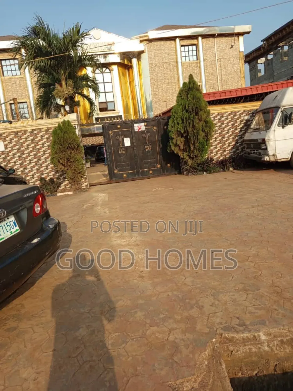 Executive 52rooms Hotel Working for Sale