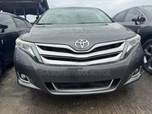Photo - Toyota Venza 2015 Gray
