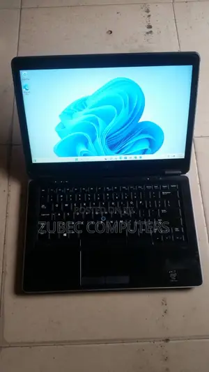 Laptop Dell Latitude 7440 8GB Intel Core I5 SSHD (Hybrid) 256GB