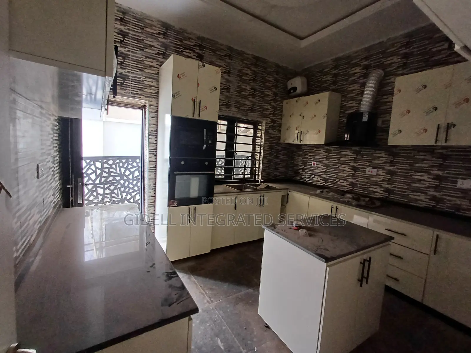 4bdrm Townhouse / Terrace in Jahi for rent
