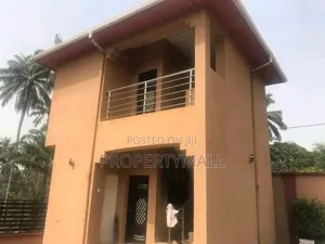 Standard Self Contain With Personal Water Heater to Let