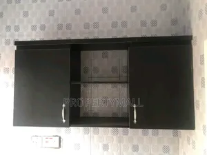 Standard Self Contain With Personal Water Heater to Let