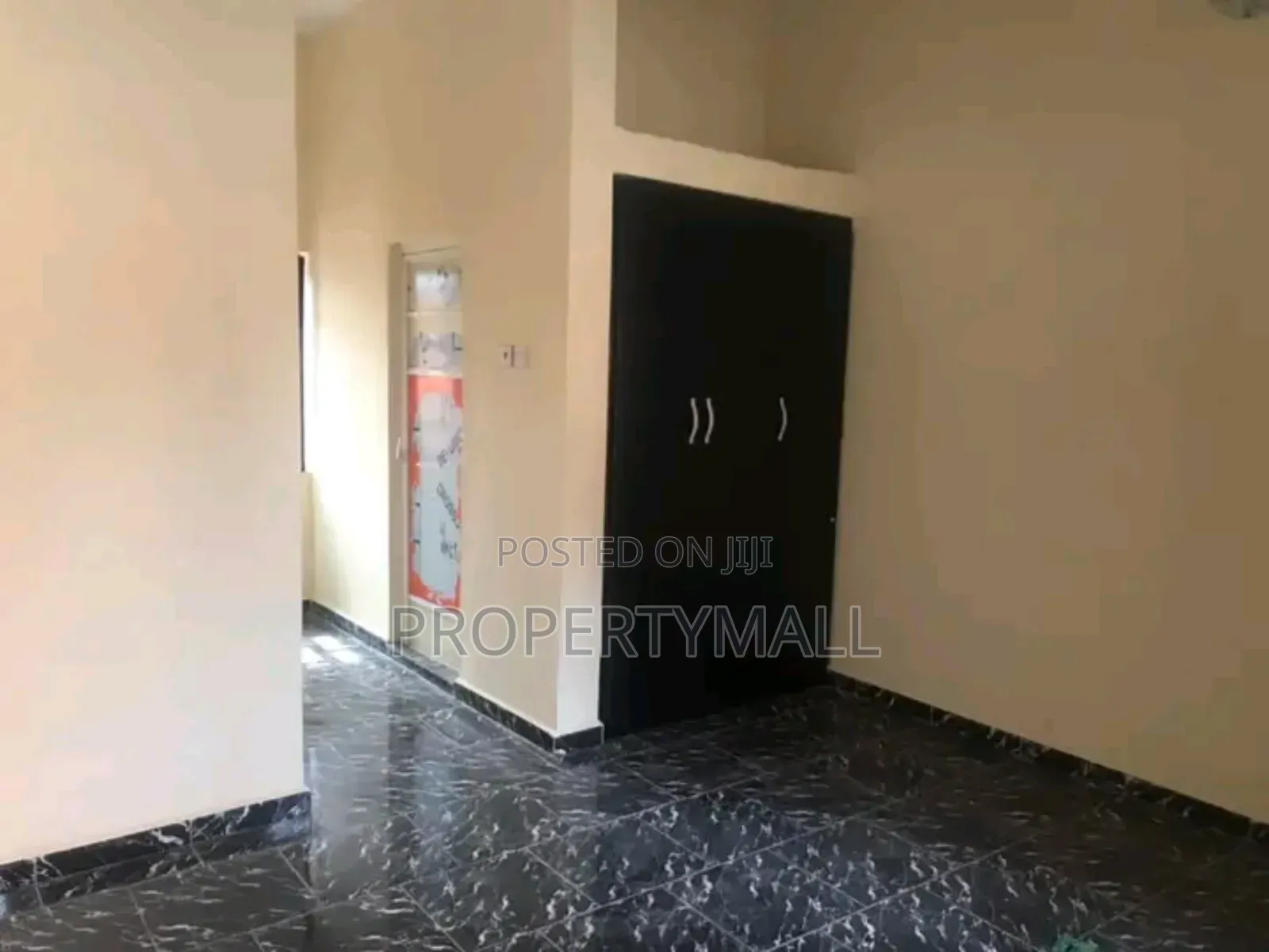 Standard Self Contain With Personal Water Heater to Let
