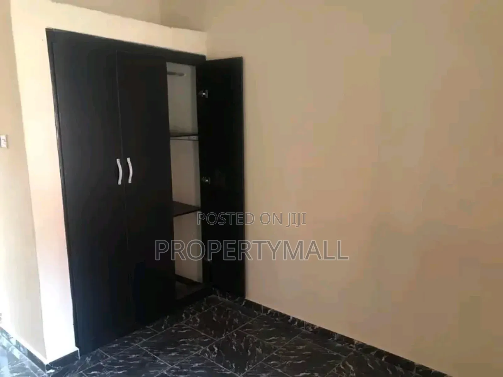 Standard Self Contain With Personal Water Heater to Let
