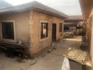 Photo - 4bdrm Bungalow in Mararaba for sale