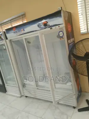 Polystar 1053l Ultra-Cooling Tripple Door Showcase Chiller