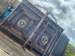 Executive Gate Design Front and Back