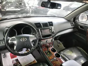 Toyota Highlander 3.5L 4WD 2013 Gray