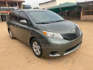 Toyota Aqua 2013 Green