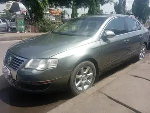 Photo - Volkswagen Passat 2008 Green
