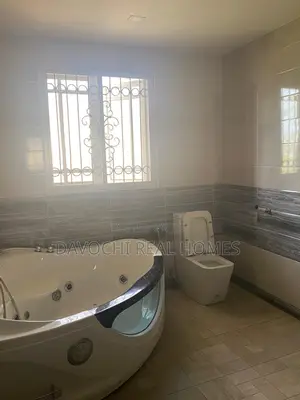 Photo - 5bdrm Penthouse in Royal Garden Estate, VGC / Ajah for rent