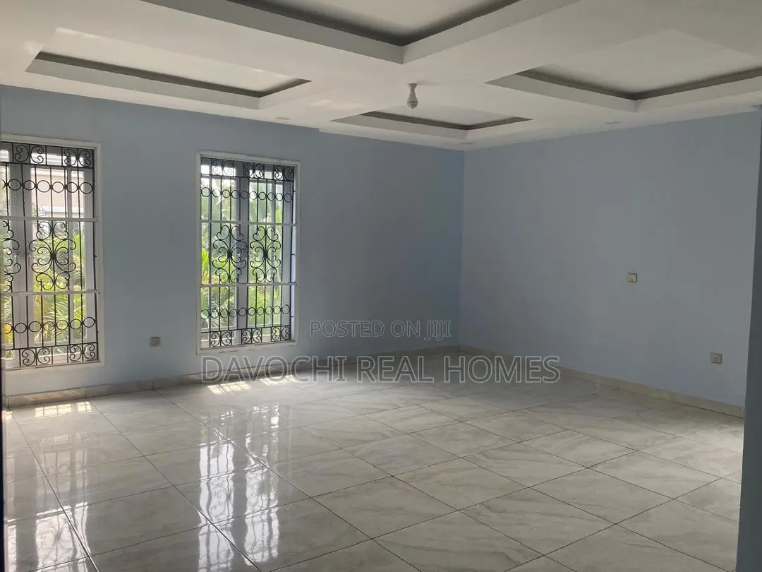 5bdrm Penthouse in Royal Garden Estate, VGC / Ajah for rent
