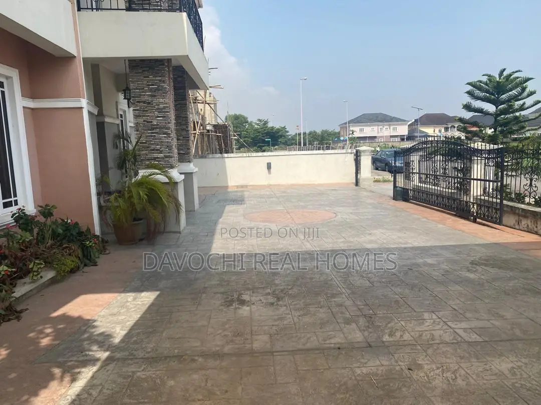 5bdrm Penthouse in Royal Garden Estate, VGC / Ajah for rent