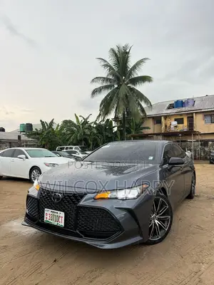 Toyota Avalon XSE FWD Sedan (3.5L V6 8A) 2019 Gray