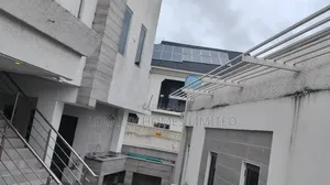 10bdrm House in Ajah for sale