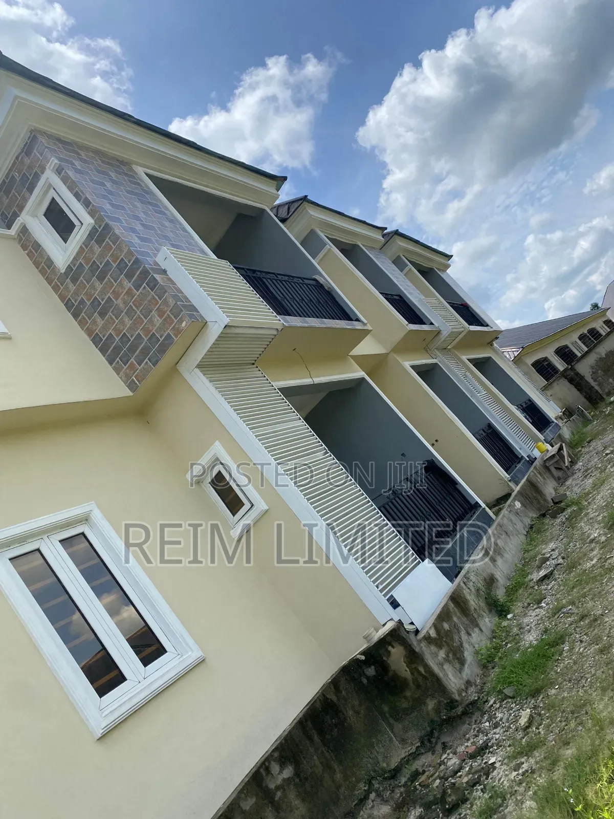 2bdrm Apartment in Omorogor Street, Warri for rent
