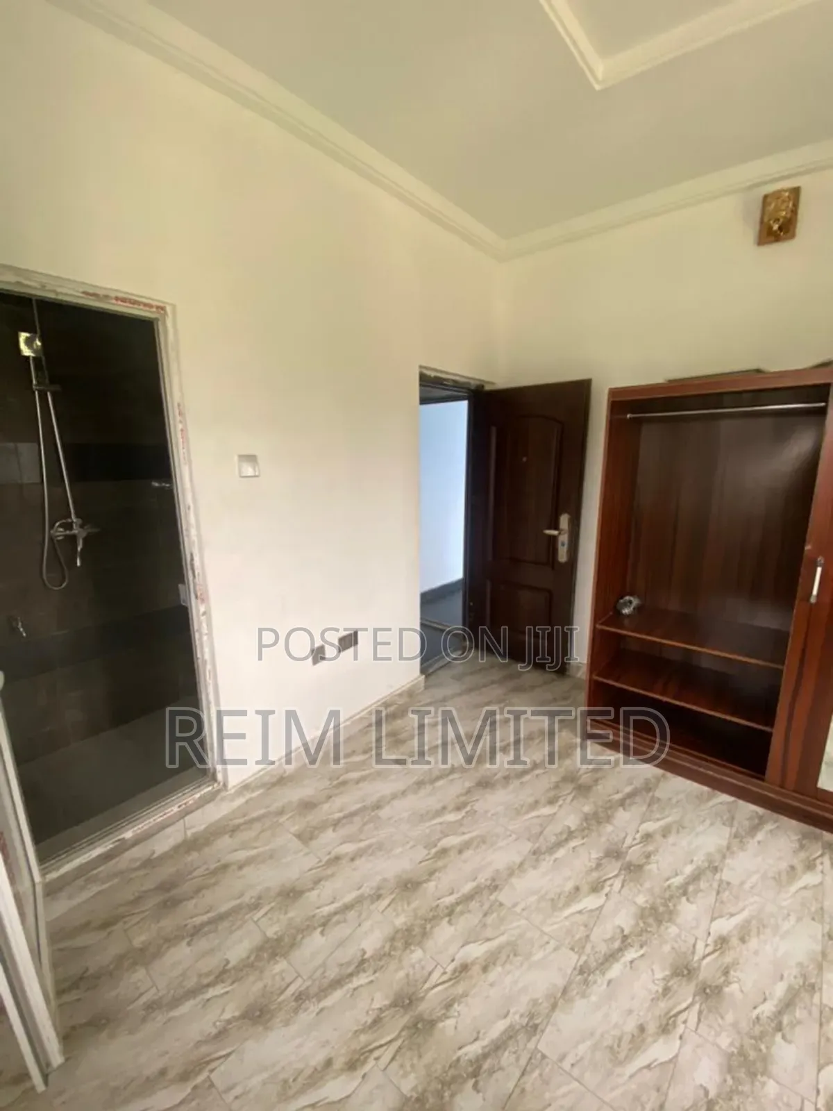 2bdrm Apartment in Omorogor Street, Warri for rent