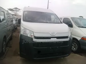 Toyota HiAce 2021 White