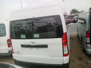 Toyota HiAce 2021 White