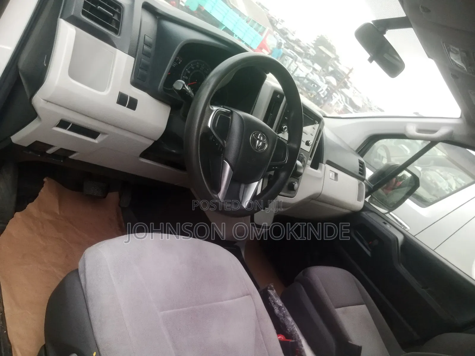Toyota HiAce 2021 White