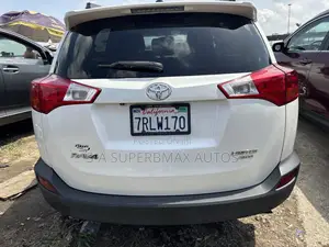 Toyota RAV4 Limited AWD (2.5L 4cyl 6A) 2013 White