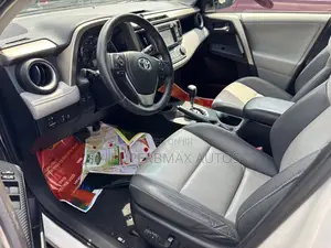 Toyota RAV4 Limited AWD (2.5L 4cyl 6A) 2013 White