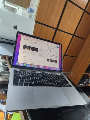 Laptop Apple MacBook Pro 2017 16GB Intel Core I5 SSD 256GB