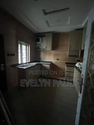 3bdrm Duplex in FHA for sale