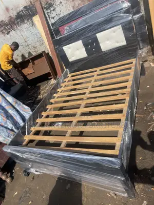 Wooden Bedframe 4 1/2 by 6ft