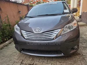 Toyota Sienna XLE 8 Passenger 2012 Gray