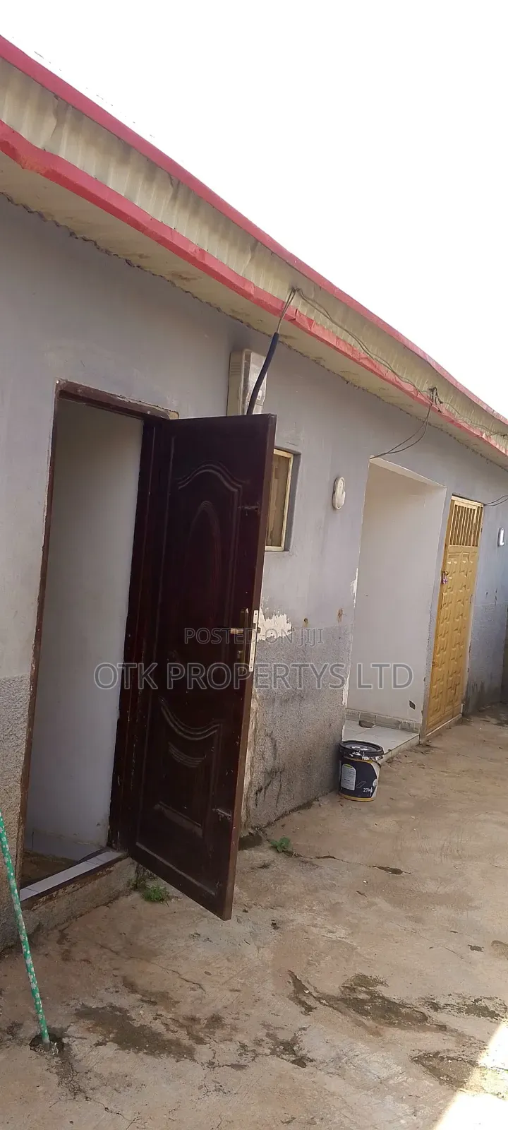 Mini Flat in Anglican for sale