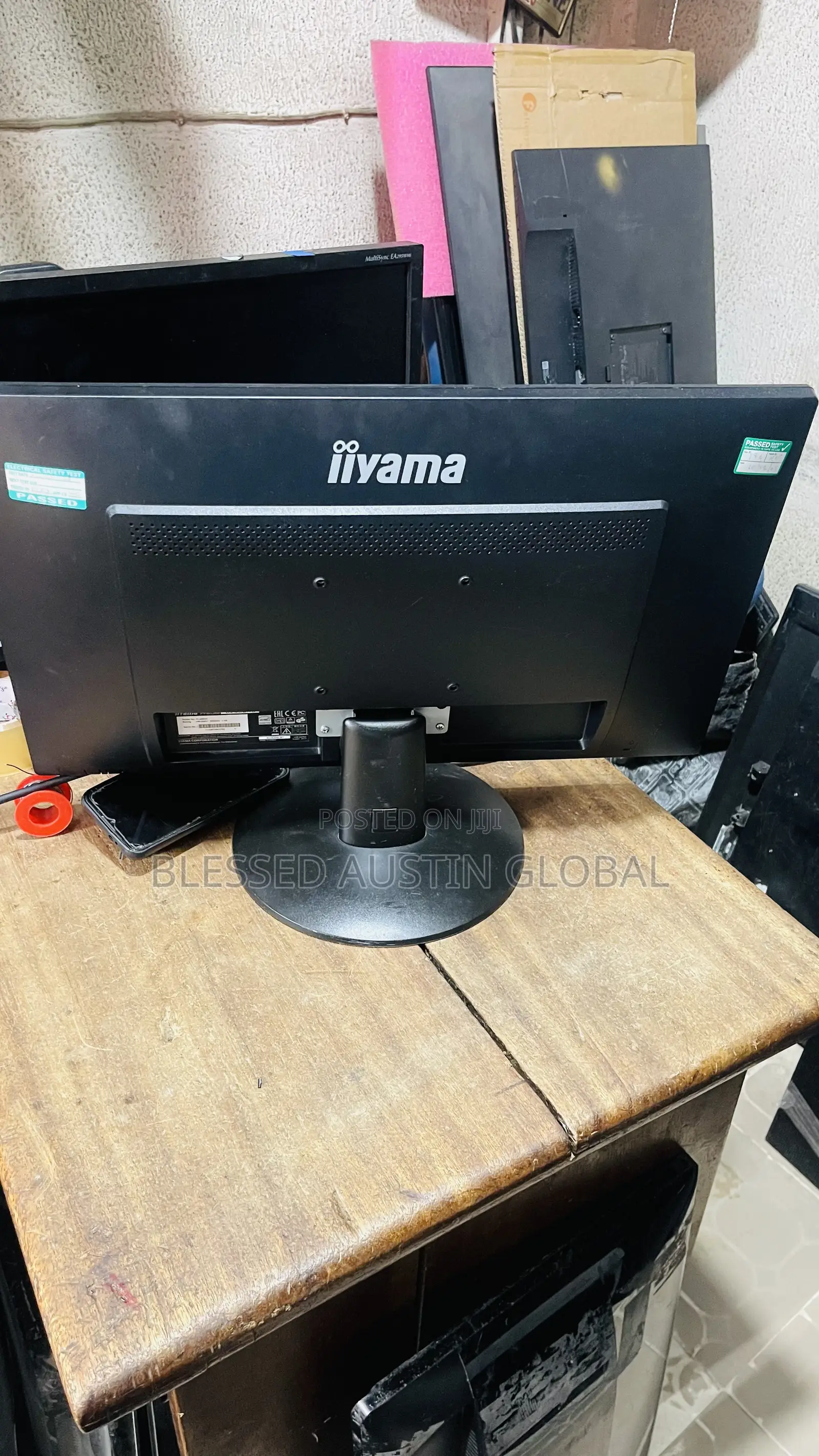 Working Monitor 24 Inches