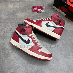 Photo - Air Jordan 1 Retro High Og Sneakers