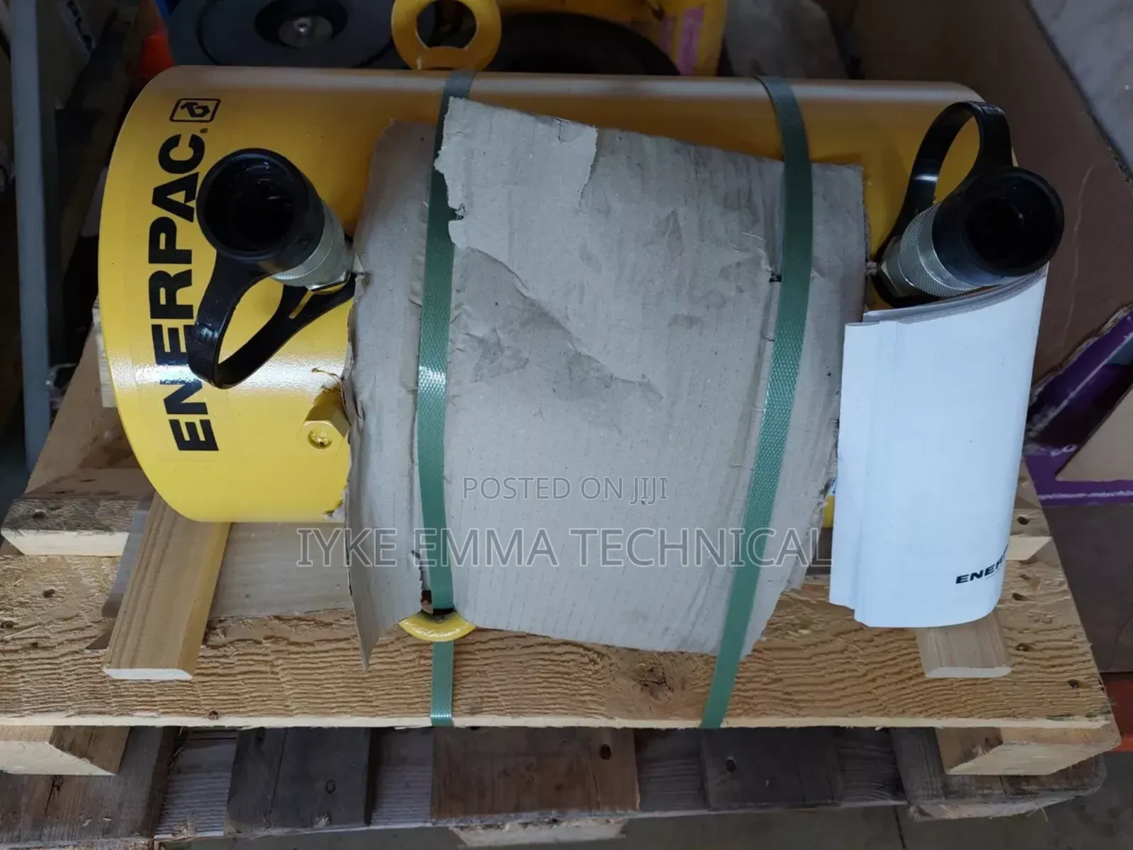 Enerpac 200 Ton Hydraulic Cylinder