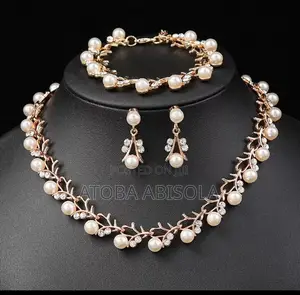 Photo - Pearl Necklace Set