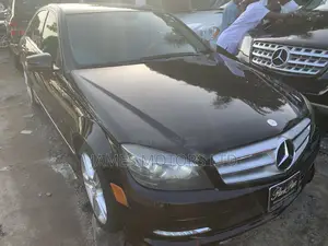 Mercedes-Benz C300 2011 Black