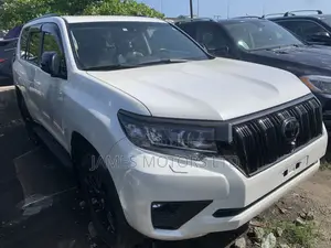 Photo - Toyota Land Cruiser Prado 2022 White