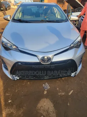Toyota Corolla LE (1.8L 4cyl 2A) 2018 Silver